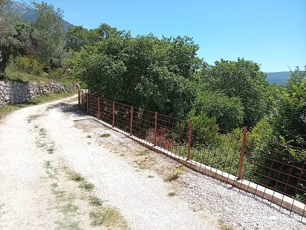 KAVAČ'TA DENİZ MANZARALI YATIRIMLIK İMARLI ARSA